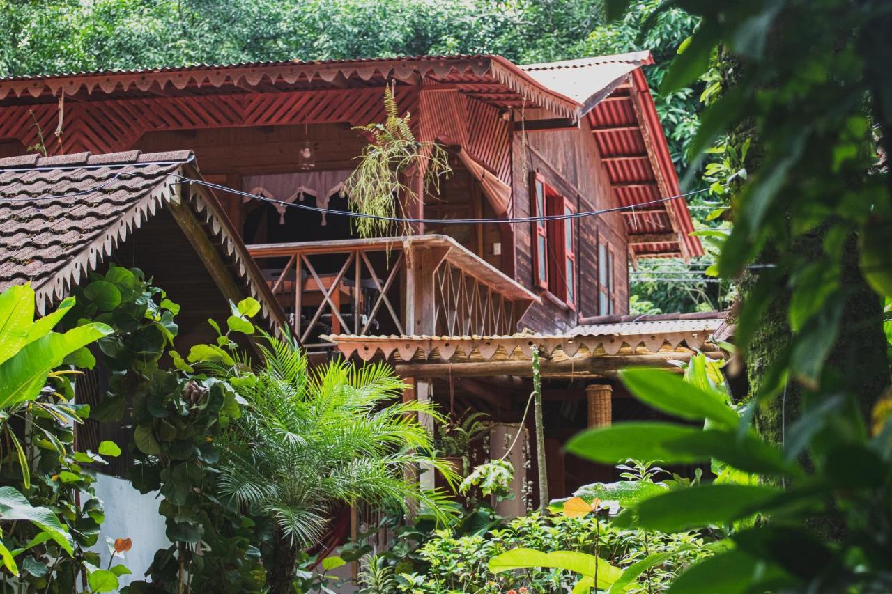 Chalet Y Cabinas Hibiscus Cahuita Eksteriør bilde